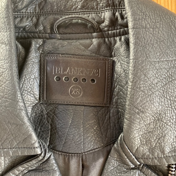 Blank NYC Vegan Leatherette Motorcycle Jacket In All Black Size XS NWT - Picture 7 of 12